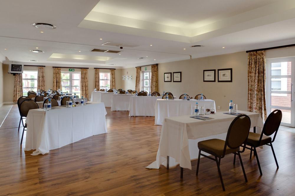 Protea Hotel by Marriott Mahikeng Mafikeng Bagian luar foto