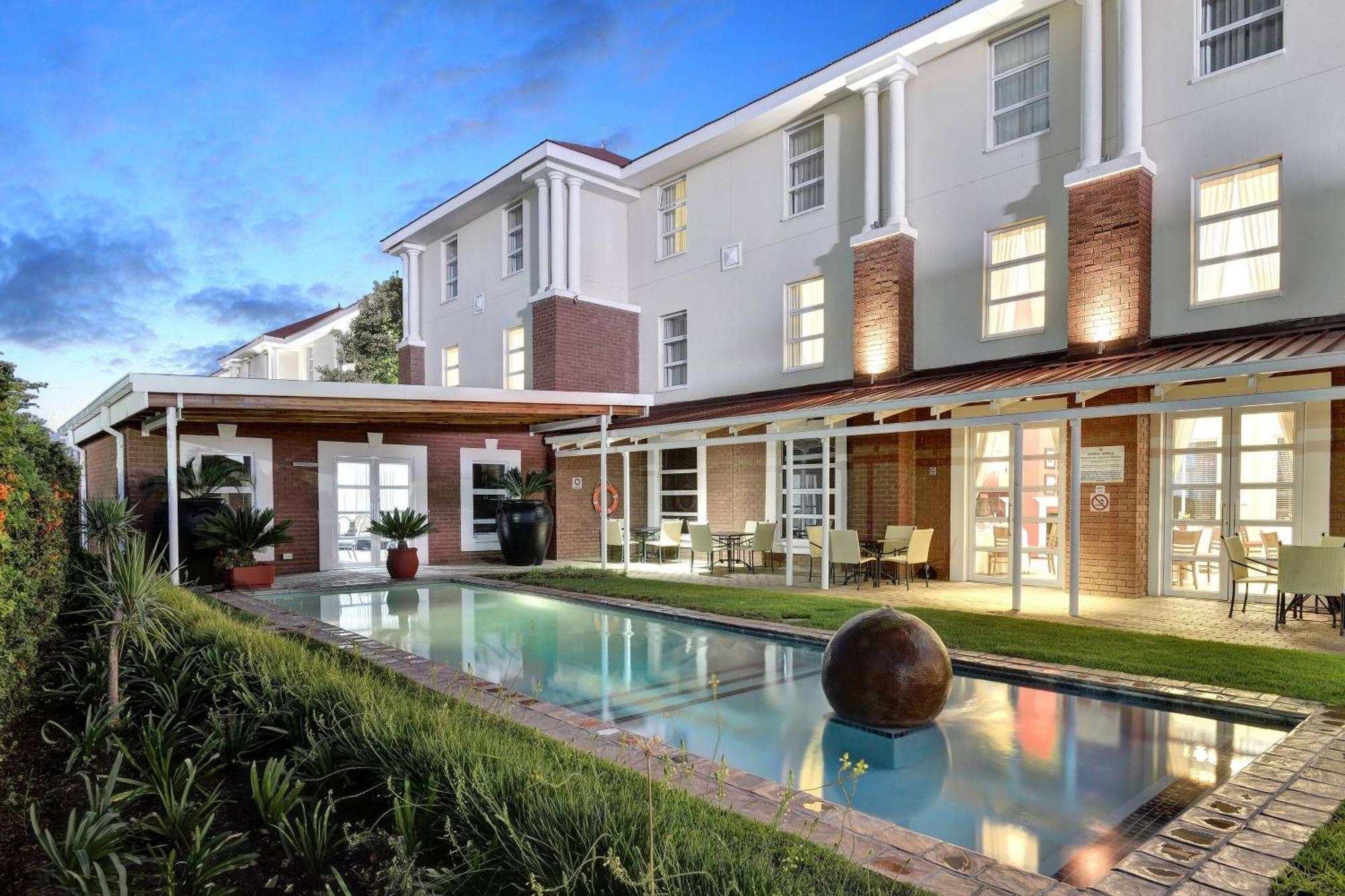 Protea Hotel by Marriott Mahikeng Mafikeng Bagian luar foto