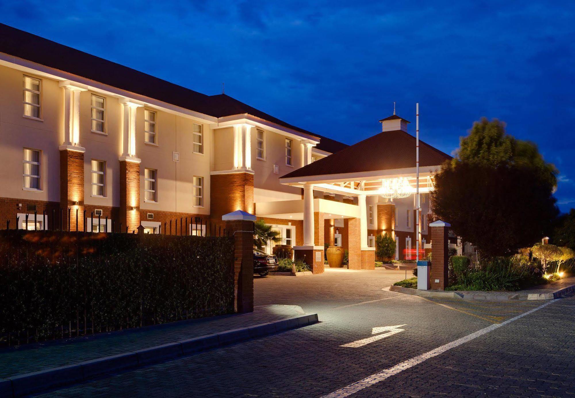 Protea Hotel by Marriott Mahikeng Mafikeng Bagian luar foto
