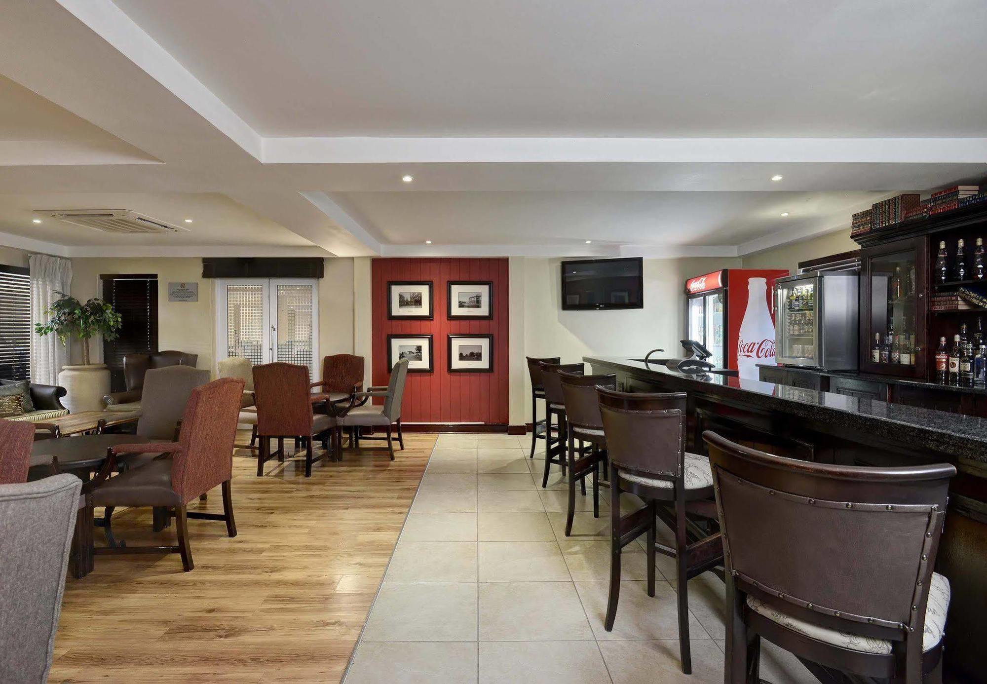 Protea Hotel by Marriott Mahikeng Mafikeng Bagian luar foto