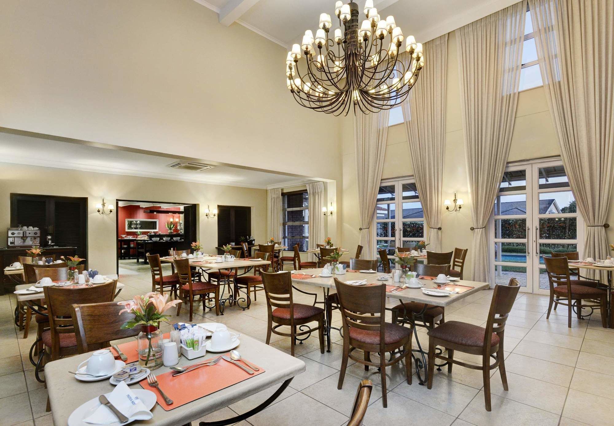Protea Hotel by Marriott Mahikeng Mafikeng Bagian luar foto