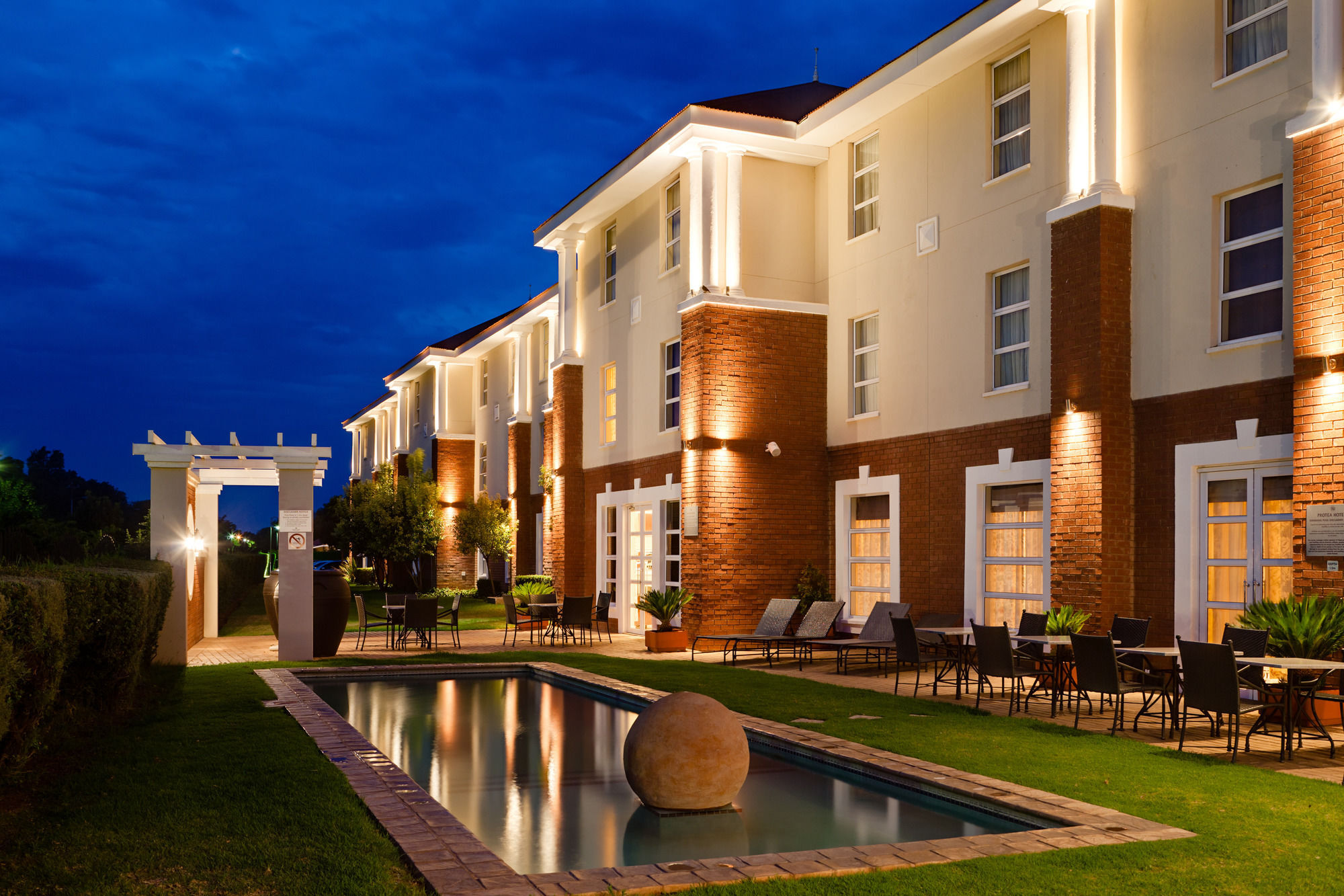 Protea Hotel by Marriott Mahikeng Mafikeng Bagian luar foto